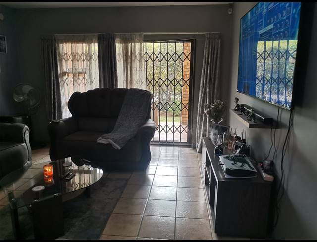 2 BEDROOM APARTMENT BLOCK FOR SALE IN SONNEVELD